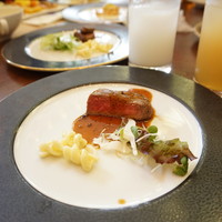 ビュッフェ＆カフェレストラン ナイト＆デイ - カウンターで焼きたてのお肉を
