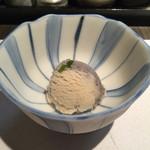 とんかつ食房 厚○ - ゴマのアイスクリーム