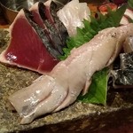 旬魚旬菜まるとび - 鰹と鰯。イワシ脂がのりまくりです！