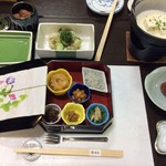 陣屋 賑わい亭 - 最初のセットを開けたところ