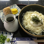 肥後そう川 手延べ麺 - 冷やし山かけそーめん580円にかしわおにぎり120円（税別）です^^;