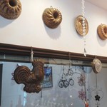 パティスリーヨシノリアサミ - 遊び心溢れる店内