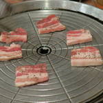 韓国家庭料理 扶餘 - サムギョプサル1人前980円(2人前から)