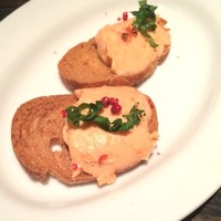 grigio la tavola - 