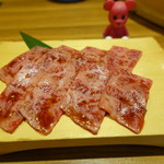 一心 - 幻の10秒ロース　980円（2切れｻｰﾋﾞｽ。実際は6切れ）