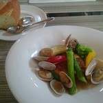 レストラン コンテッラ - ランチA 白身魚のポワレとパン