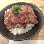 お肉食堂 にくきゅう - ステーキ丼（ごはん大盛り）