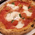 アッツケ ピッツァ - 2016.6　水牛モッツアレラのマルゲリータ