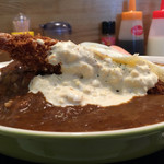 ごはんカフェ きなこ - 2016.7.23訪問。
      人呼んで(誰も呼んでへんけど)鉄人スペシャルカレー！
      ハンバーグカレーにトッピングで有頭海老1匹！1000円(税込)
      それにご飯大盛りで1200円(税込)