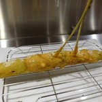 串揚げ 串の実 - 「地物アスパラLLサイズ」パルミジャーノがけ