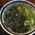 うどん本陣 山田家 - 梅わかめうどん  520円