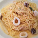 ナポリの食卓 パスタとピッツァ - やりいかとしめじのクリーム明太子