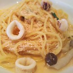 ナポリの食卓 パスタとピッツァ - やりいかとしめじのクリーム明太子