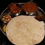 インド食堂 チャラカラ - 【H28.7.24】ライスとチャパティの「どちらもセット」。