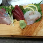 小料理 たか - 刺身（ハマチ、マグロ、ヒラメ）