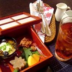 Modern割烹 庭の - 玉手箱に入ったデザート。