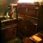 寿屋酒店 - 現役で活躍してる氷冷式冷蔵庫