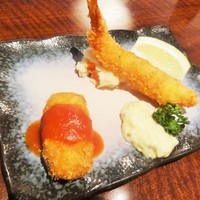 赤坂 津つ井 総本店 - エビフライとカニクリームコロッケ