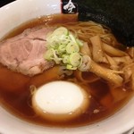 餃子と担々麺 吟 - 中華そば（700円）