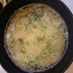 寿司一 - 〆の味噌汁、めかぶが入ってますよ(*^^*)