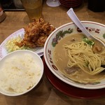 Tenkaippin - カロリー無視の唐揚げ定食