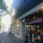 Arikado - 外観　香椎宮の参道です