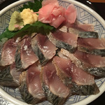 Uomori - 炙りしめさば丼のアップ