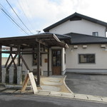 いちかわ製パン店 - 自宅の一画が店舗になっています♪