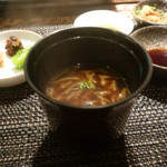 鉄板焼 十河 - ジュンサイたっぷりの赤だし・・