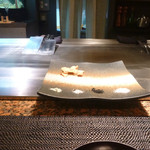 鉄板焼 十河 - ４種の塩　ピンク塩、竹炭塩、トリフ塩、山山葵パウダー＋抹茶塩