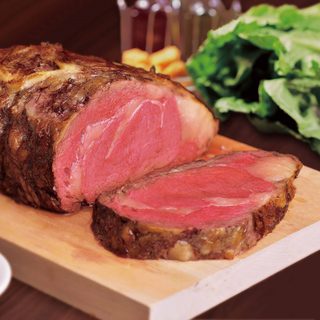 Weekend dinner limited prime rib!