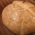 Itaria Ryouri Saruche - 毎日焼き上げるパンも自家製です