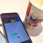 マクドナルド - ポケGOしながらマックシェイク♬
            
            マックシェイクの新作・ヨーグルト味が飲みたかったので、マックへGO✧︎*。٩(ˊᗜˋ*)و
            
            爽やかな甘さがくどくなくて飲みやすい♥︎︎∗︎*ﾟこれは好きな味です。これならMサイズでも良かったなぁ(๑θωθ๑)
            
            ポケモンGOのレベル上げもモンスターGETも出来て大満足です(*´︶`*)♡