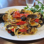 貝類とチェリートマトのリングイネ