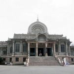 Nihon Ryouri Shisui - 築地本願寺　この右側の建物に店がある