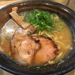 博多川端どさんこ - チャーシュー麺