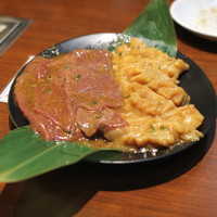 焼肉 大貫 - 上ミノ と レバー