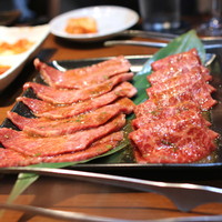 焼肉 大貫 - トモサンカク と ウチモモ