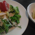 くらすわ レストラン - サラダバーの生野菜と温野菜