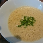 赤シャモジ - つけ汁は提供直前にミキサーで撹拌。滑らかな口当たり