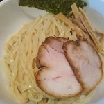 中華そば 閃 - 麺は平打ちのもっちり麺