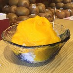 Furutsu No Nishiwaki - マンゴーかき氷
                        果物屋さんのかき氷、間違いなく美味しいですね！
                        他にも、キウィ、柿、パイナップル、桃があったので、次は他の味で楽しんでみたいですね(⌯˃̶᷄ ⁻̫ ˂̶᷄⌯)