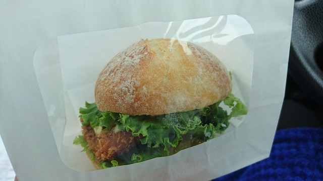 日本で最も古いsa大津サービスエリアでいただくスローフード ブラックバスバーガー 琵琶湖に生息するお魚達の天敵ブラックバスを食い尽くせ 完全禁煙 テイクアウト可 By Noribeat 近江屋 オウミヤ 大津 パン サンドイッチ その他 食べログ