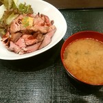 炭リッチ - 【2016.7.26(火)】ローストビーフ丼(並盛・肉100g)864円