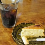 ハグ カフェ - バナナケーキ、どんぐりクッキー付き