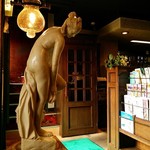 ポエム - 奥に階段が。２階もあるかも（未確認）