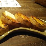 54087462 - バター香る山芋炭火焼/380円