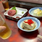 江戸川食堂 - まぐろ、白菜漬物、豆腐
のんべの目も覚めたようだ