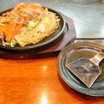 Kururi - 牛すじときのこの塩あんかけ焼きそば