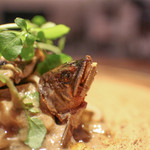 イル アオヤマ - パリッパリに仕上げられた鮎の頭をパスタに添えてくる辺りにセンスを感じます☆